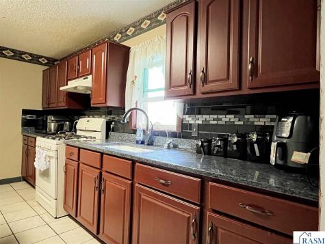1113 S 2nd Avenue St. James MN 56081