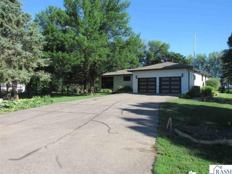 28 Linden Lane Blue Earth MN 56013