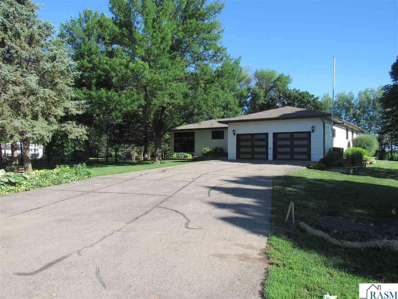 28 Linden Lane Blue Earth MN 56013