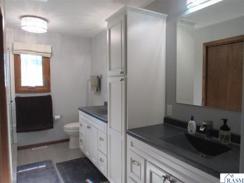 28 Linden Lane Blue Earth MN 56013