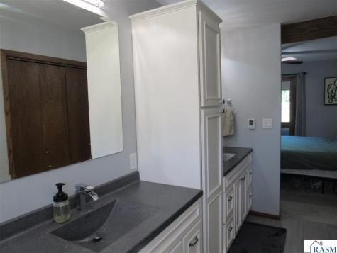 28 Linden Lane Blue Earth MN 56013