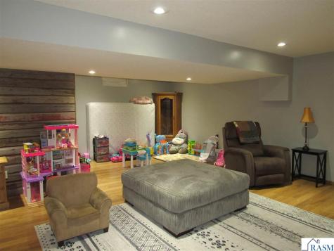 28 Linden Lane Blue Earth MN 56013