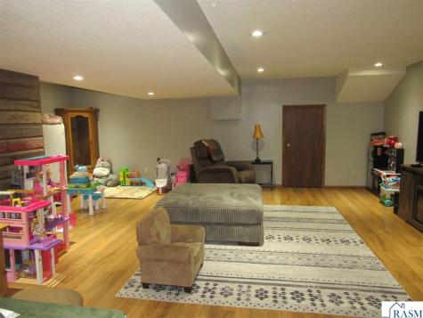 28 Linden Lane Blue Earth MN 56013