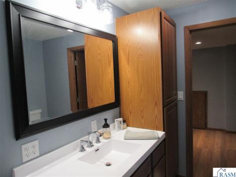 28 Linden Lane Blue Earth MN 56013