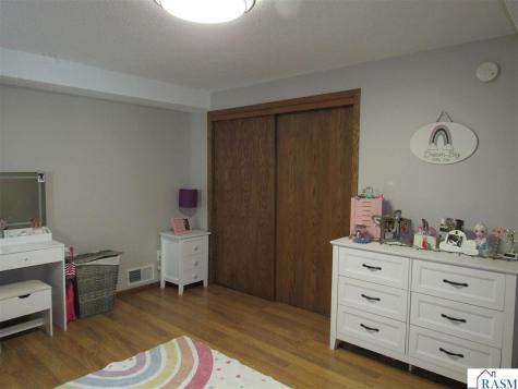 28 Linden Lane Blue Earth MN 56013