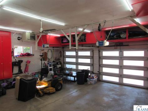 28 Linden Lane Blue Earth MN 56013