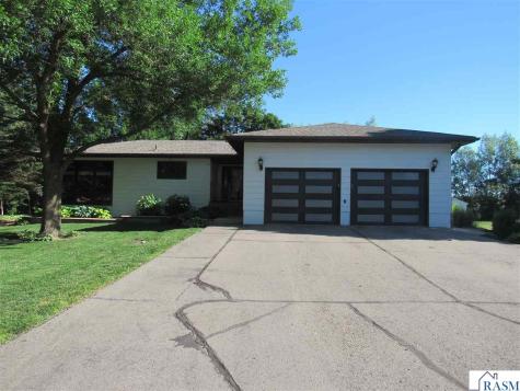 28 Linden Lane Blue Earth MN 56013