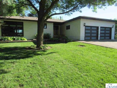 28 Linden Lane Blue Earth MN 56013