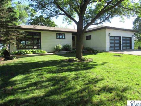 28 Linden Lane Blue Earth MN 56013