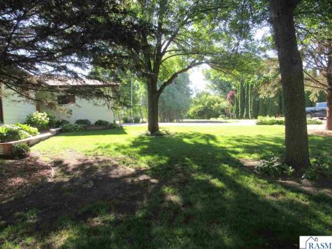 28 Linden Lane Blue Earth MN 56013