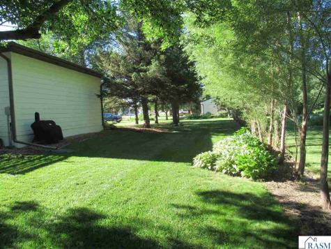 28 Linden Lane Blue Earth MN 56013