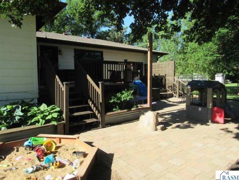 28 Linden Lane Blue Earth MN 56013