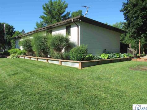 28 Linden Lane Blue Earth MN 56013