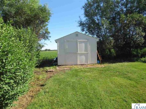 28 Linden Lane Blue Earth MN 56013