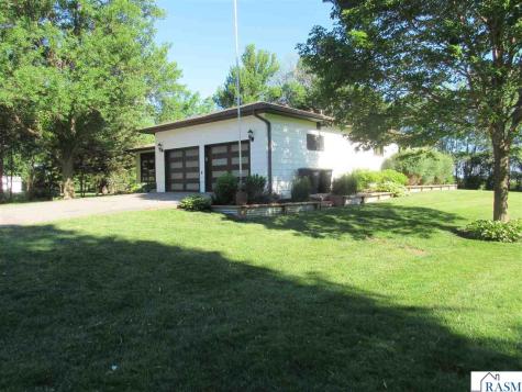 28 Linden Lane Blue Earth MN 56013
