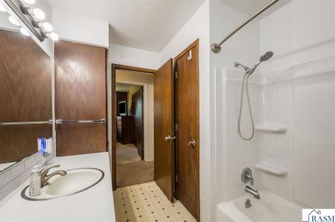 23265 445th Avenue Delavan MN 56023
