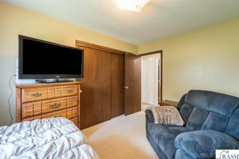 23265 445th Avenue Delavan MN 56023