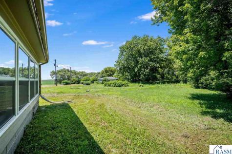 23265 445th Avenue Delavan MN 56023