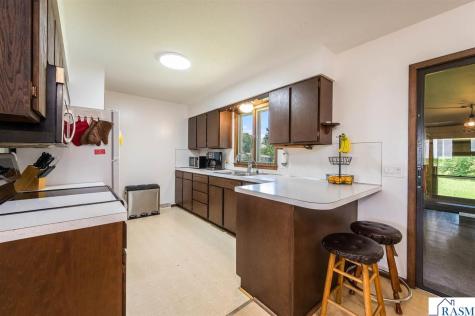 23265 445th Avenue Delavan MN 56023