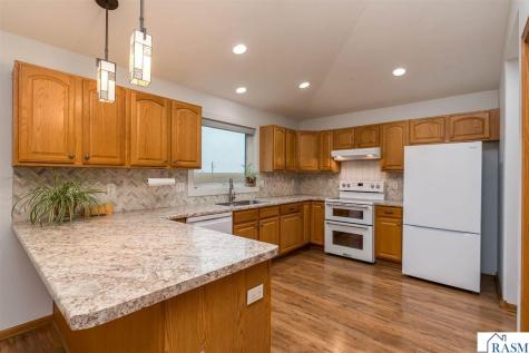 102 Loraine Drive Lake Crystal MN 56055