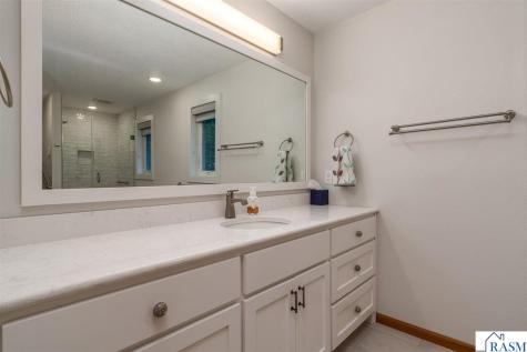 102 Loraine Drive Lake Crystal MN 56055