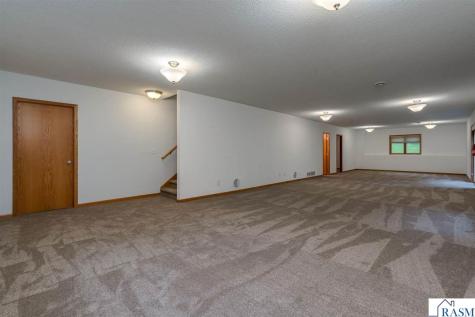 102 Loraine Drive Lake Crystal MN 56055