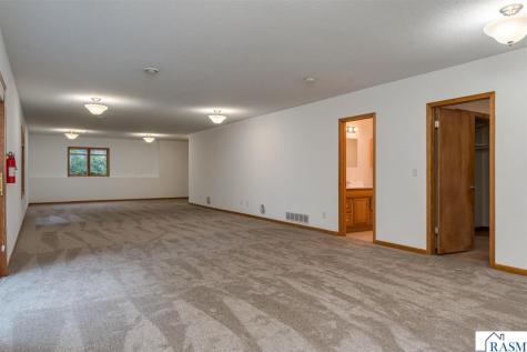102 Loraine Drive Lake Crystal MN 56055