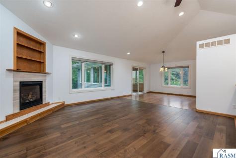102 Loraine Drive Lake Crystal MN 56055