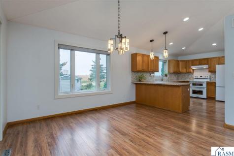 102 Loraine Drive Lake Crystal MN 56055