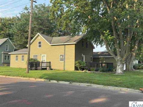 291 NW 1st Street Wells MN 56097