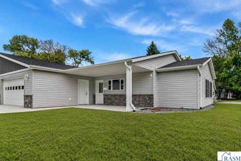 122 Cox Avenue SW Madelia MN 56062