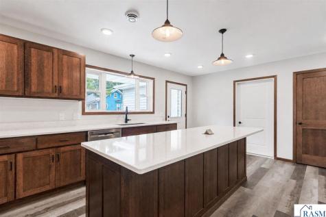 122 Cox Avenue SW Madelia MN 56062