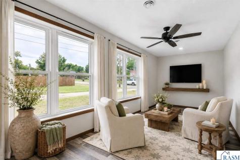 122 Cox Avenue SW Madelia MN 56062