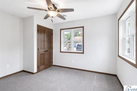 122 Cox Avenue SW Madelia MN 56062