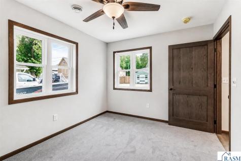 122 Cox Avenue SW Madelia MN 56062