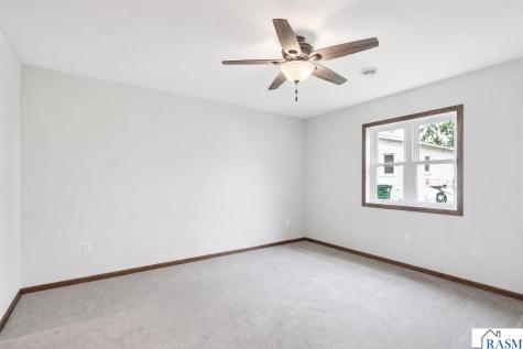122 Cox Avenue SW Madelia MN 56062