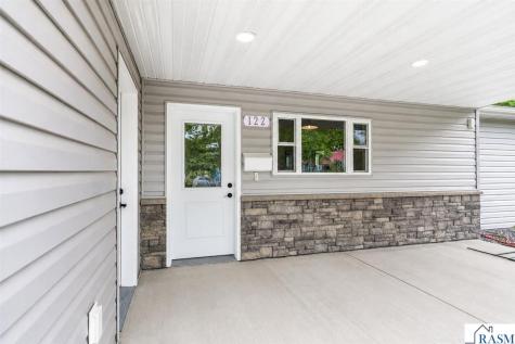 122 Cox Avenue SW Madelia MN 56062