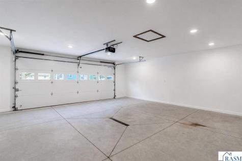 122 Cox Avenue SW Madelia MN 56062