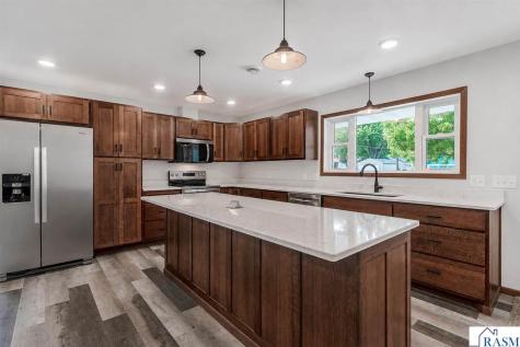 122 Cox Avenue SW Madelia MN 56062