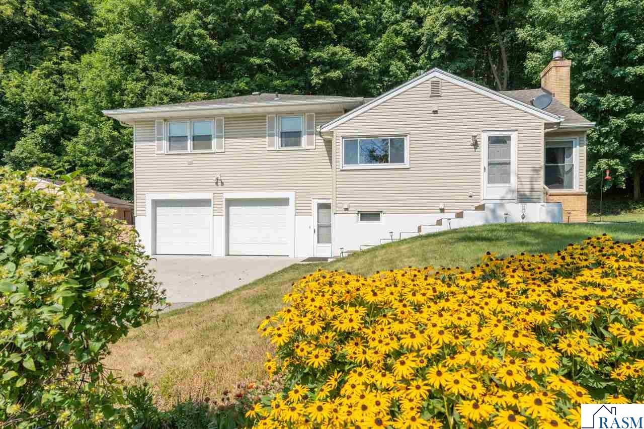 48186 Old River Bluff Road St. Peter MN 56082
