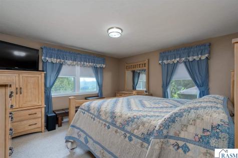 48186 Old River Bluff Road St. Peter MN 56082
