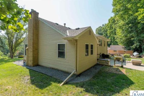 48186 Old River Bluff Road St. Peter MN 56082