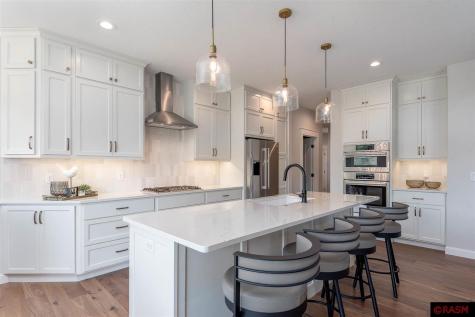 1005 Applewood Court Mankato MN 56001