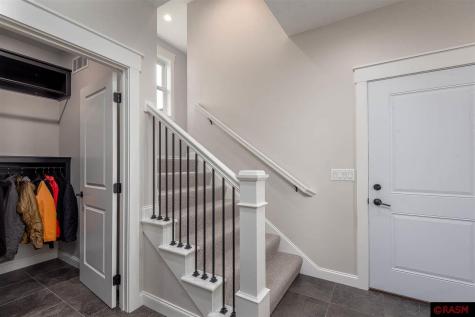 1005 Applewood Court Mankato MN 56001
