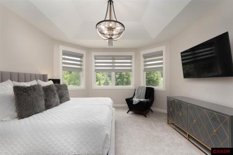 1005 Applewood Court Mankato MN 56001