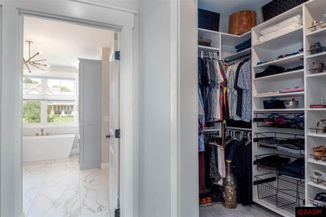 1005 Applewood Court Mankato MN 56001