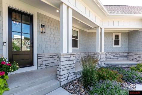 1005 Applewood Court Mankato MN 56001