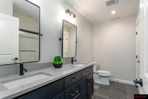 1005 Applewood Court Mankato MN 56001