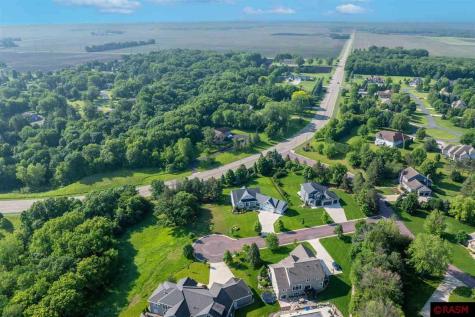 1005 Applewood Court Mankato MN 56001