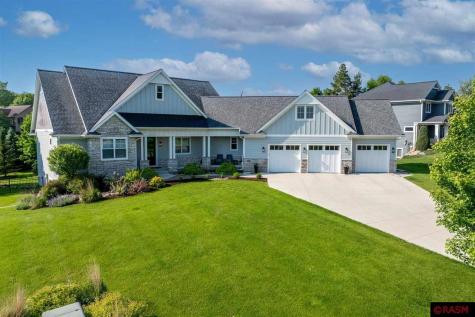 1005 Applewood Court Mankato MN 56001